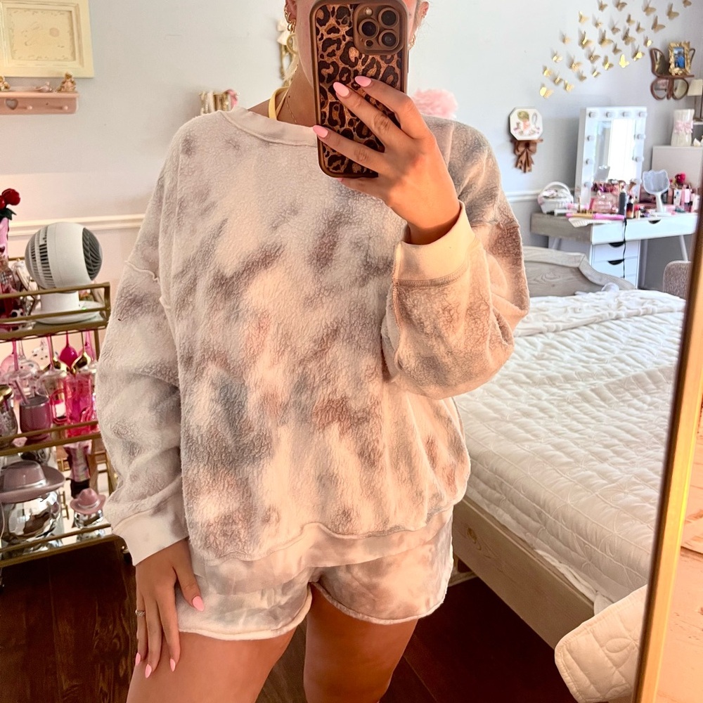 Free People White and Blue Tie-Dye Sweatshirt and Short Set